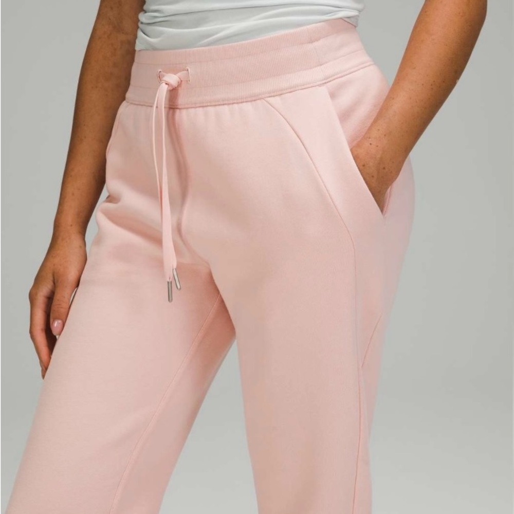 Lululemon pink scuba joggers